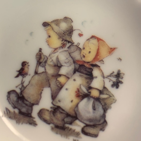 Vintage MJ Hummel Hansel & Gretel Dish 3” - Picture 2 of 6